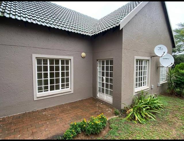 3 BEDROOM APARTMENT FOR SALE IN BASSONIA ROCK